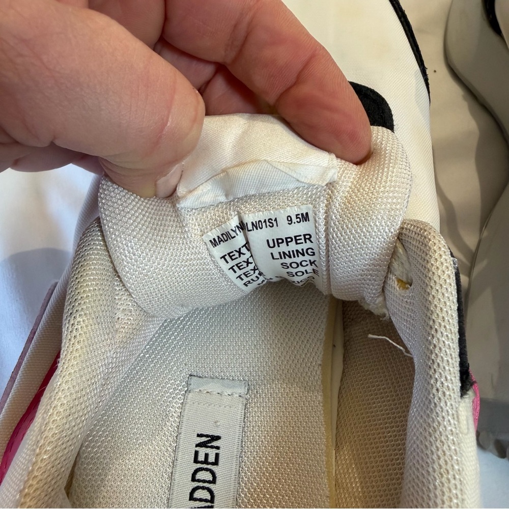 Steve Madden Madilyn White and Black‎ Sneakers with Pink Accents - Picture 4 of 4